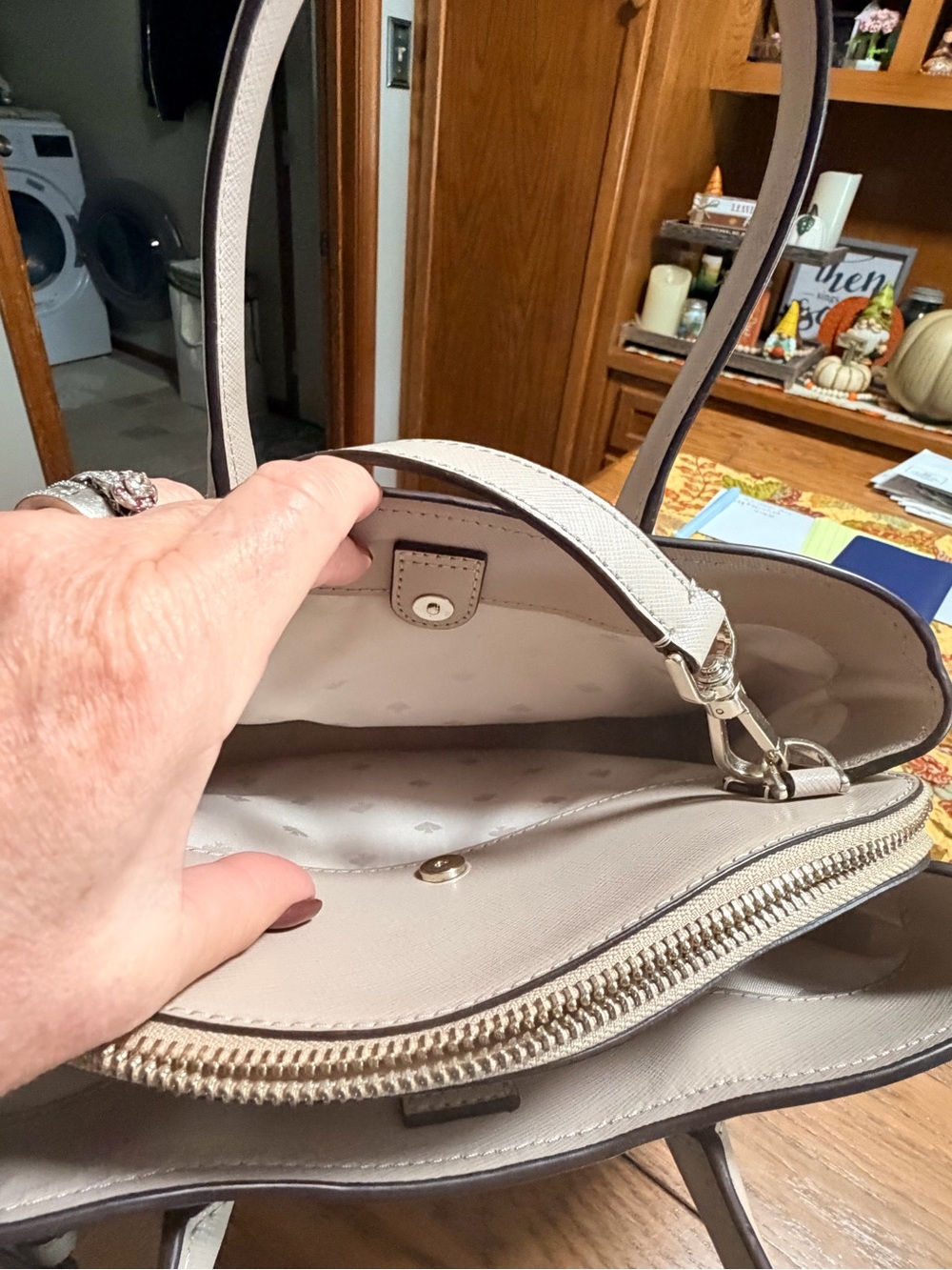 Women's Leather Tote Bag in Light Beige - Classic Structured Carryall - Picture 2 of 4